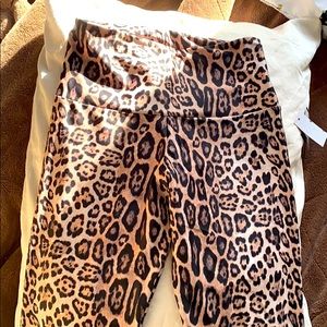Onzie cheetah leggings